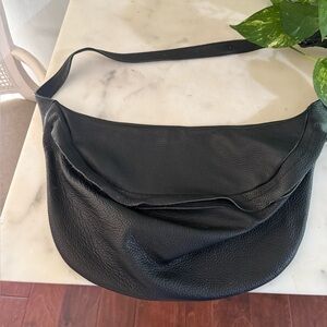 Elegant Black Leather Shoulder Bag Humanoid